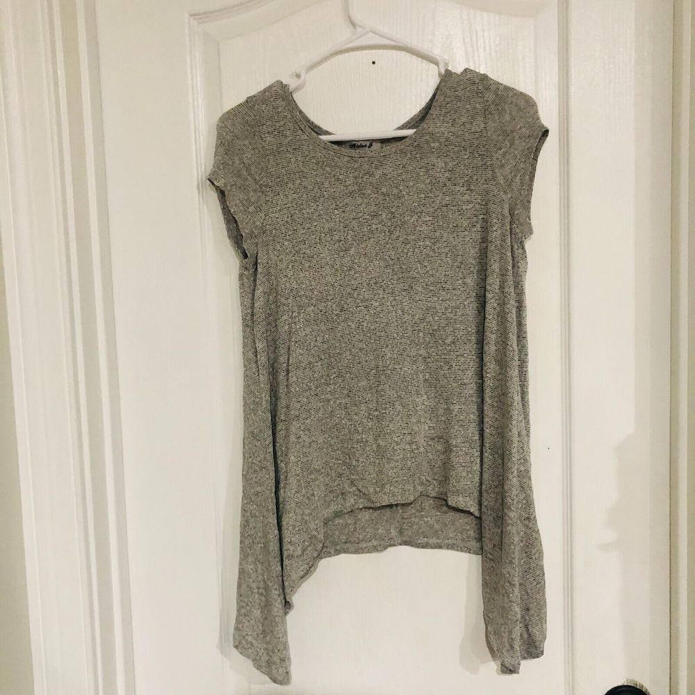 Aiden Y Women's Short Sleeve Sharkbite Hem Round Neck Tunic Top Gray Size Medium